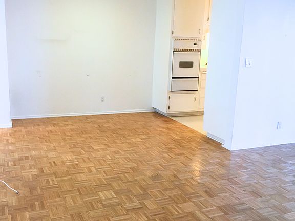 5th image of 2616 N Beachwood Dr APT 3