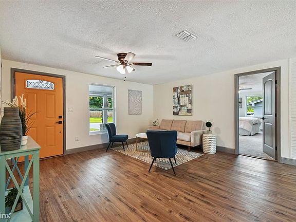 4th image of 1116R Beachwood Ave