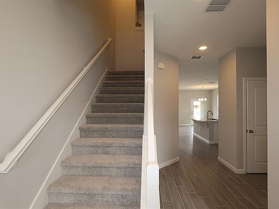 5th image of 1362 MOUNT ROYAL DRIVE