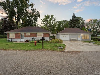 2276 Rollins St, Grand Blanc, MI, 48439