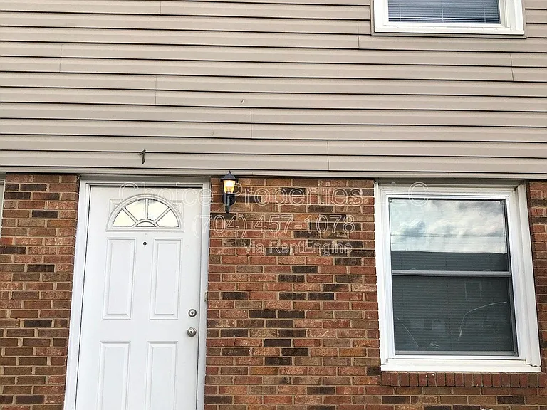 5804 Cedars East Ct #7 — Photo 16