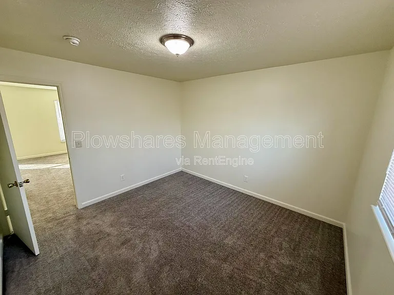 5504 Lodema Way #4 — Photo 5