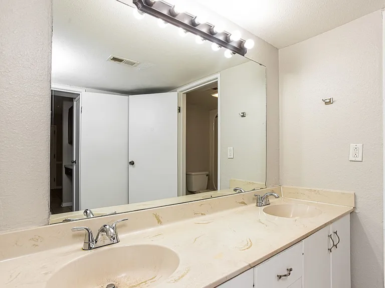 Ridge Terrace Apartments — Photo 20