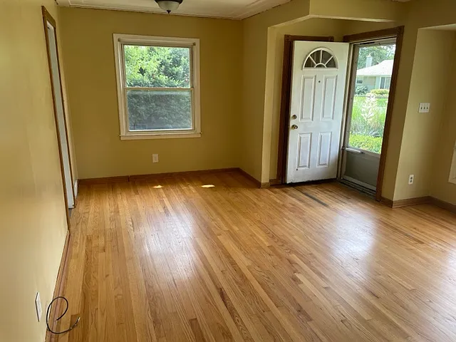 3 bed, 970 sqft, $1,599 — Photo 2