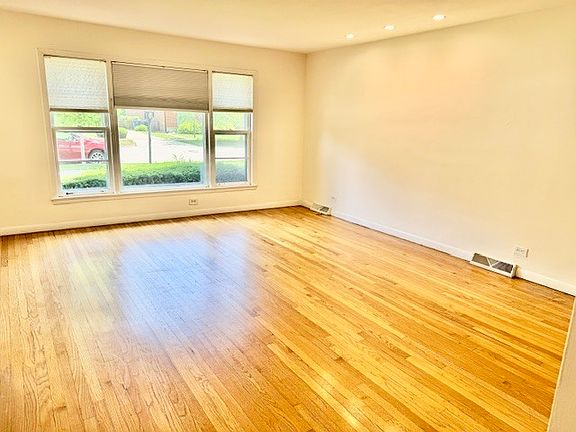 3rd image of 617 Lavergne Ave