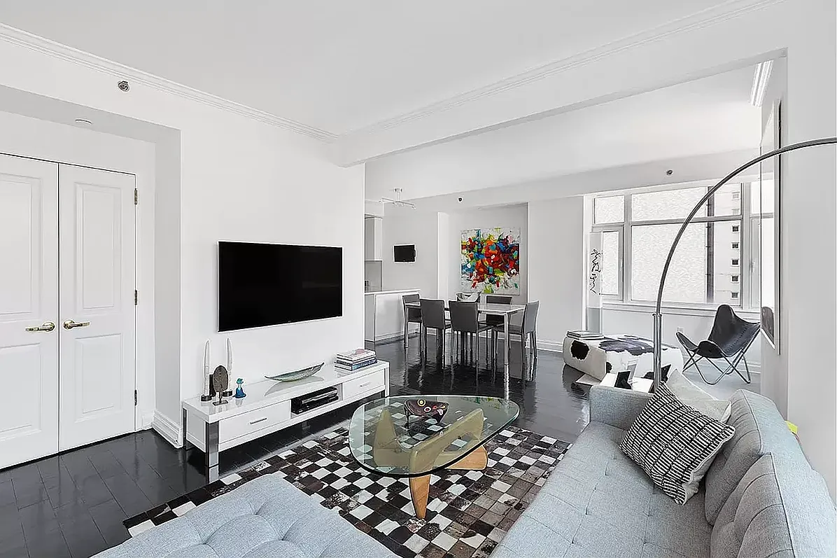 404 East 76th Street — Photo 2