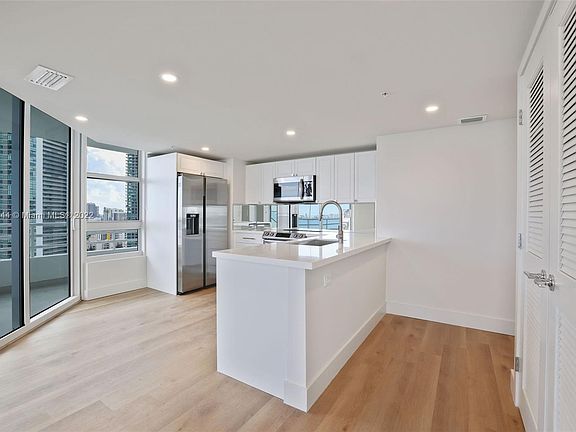 2nd image of 551 NW 34th St #1201