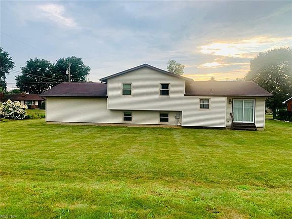 3rd image of 2031 Normandy Dr