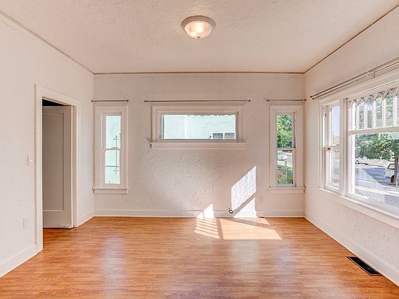 4th image of 3733 Brunswick Ave
