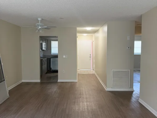 5521 80th St N Unit 302, Saint Petersburg, FL 33709