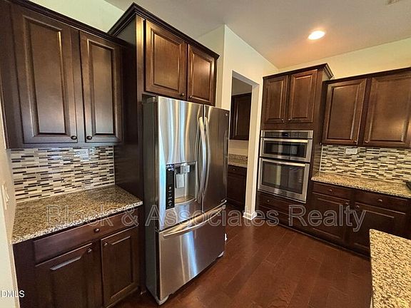 2nd image of 1009 Magnolia Blossom Ln