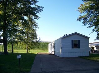 203 Sam St, Olney, IL 62450