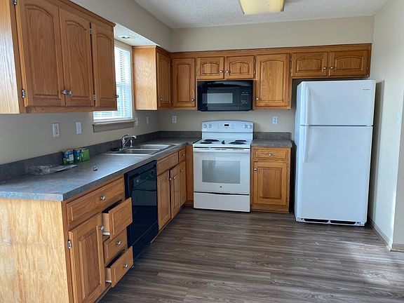 2nd image of 1254 NW Phelps Dr