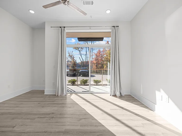 2441 Campus Shore Dr #109-A — Photo 7