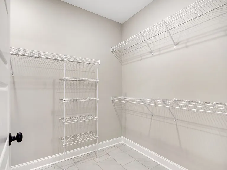 533 S Halifax Ct — Photo 13
