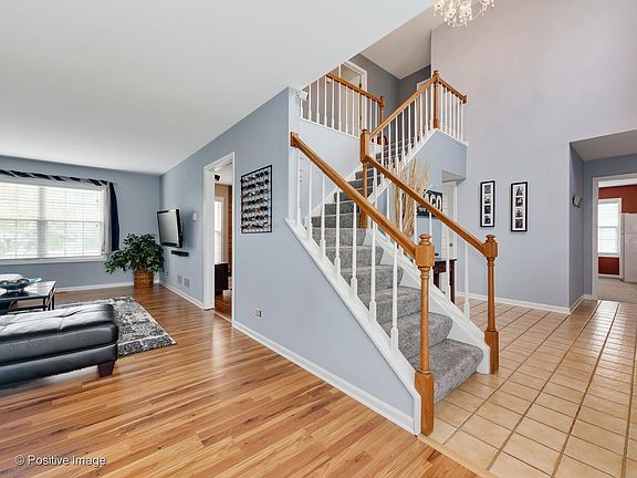 3rd image of 991 Royal Glen Ln