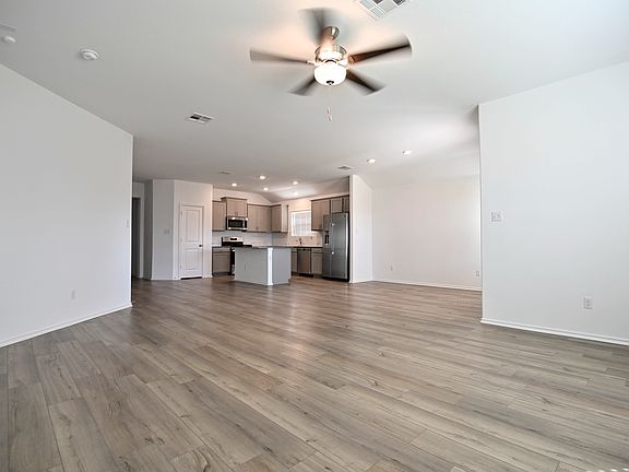 5th image of 213 Magione St #1