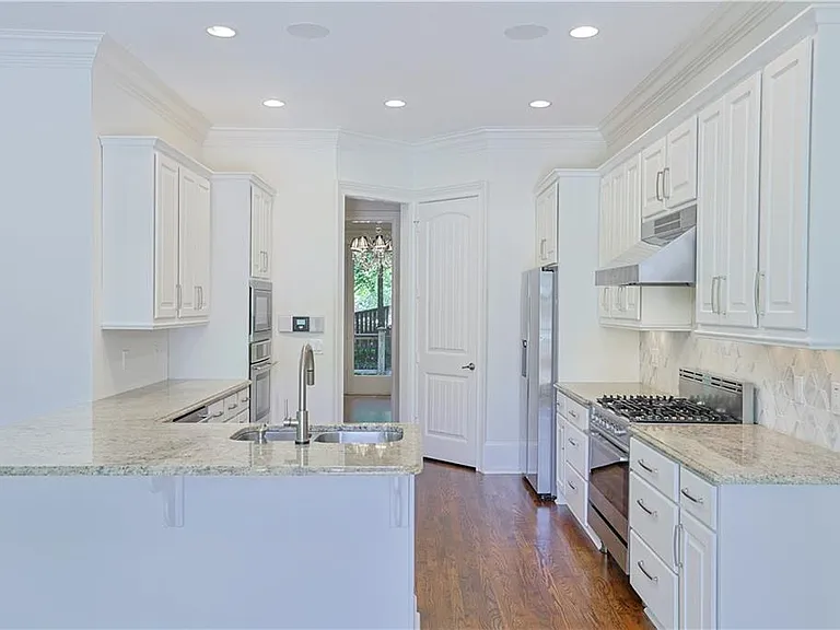1296 Lenox Park Blvd — Photo 28
