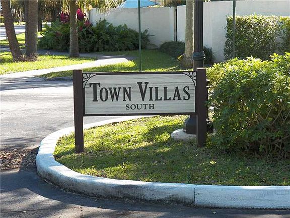 Townhouse Villas at The Crossings