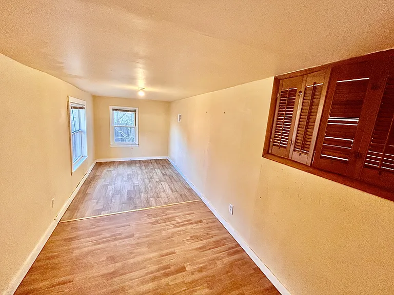 428 W 8th St — Photo 3