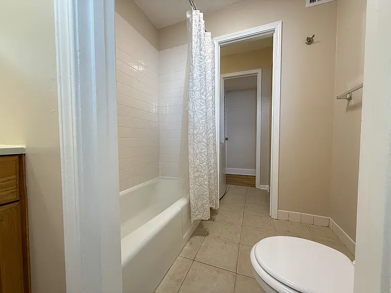 4333 Jarboe St #4 — Photo 14