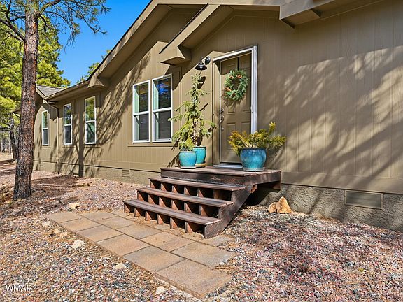 3rd image of 2381 Blue Ridge Dr