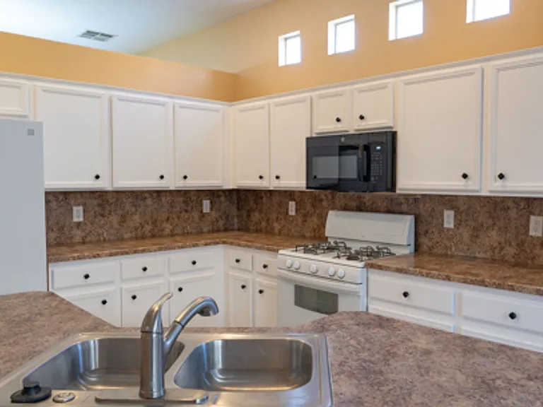 9205 Guggenheim Ct — Photo 10
