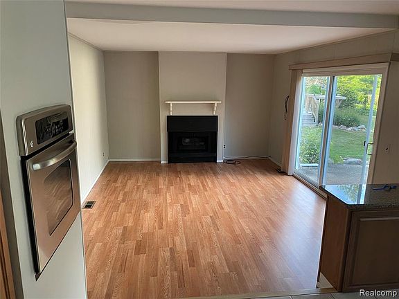4th image of 24760 Highlands Dr