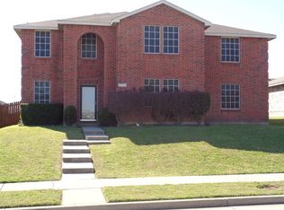 2913 Rising Crest Dr, Lancaster, TX 75134