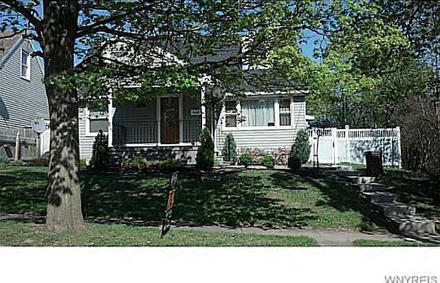 2nd image of 3905 Bell St
