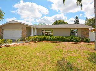 975 Deville Dr E, Largo, FL 33771