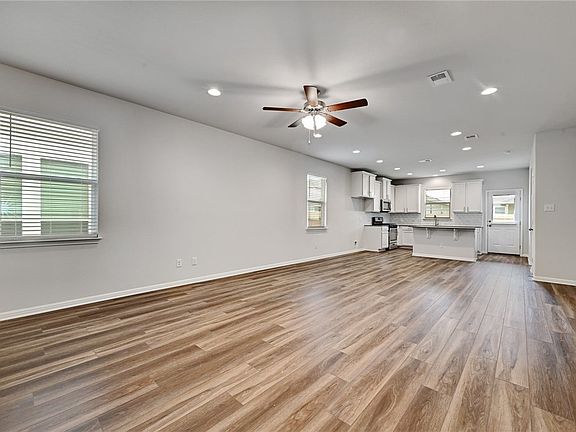 4th image of 12005 Corsicana Trl