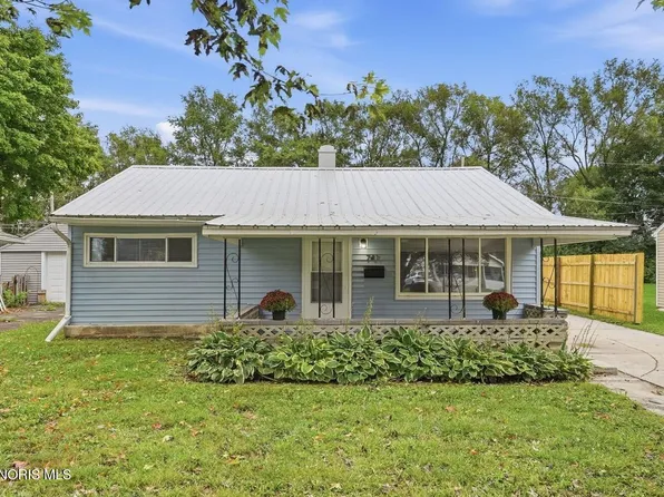 741 Circle Dr, Fostoria, OH 44830