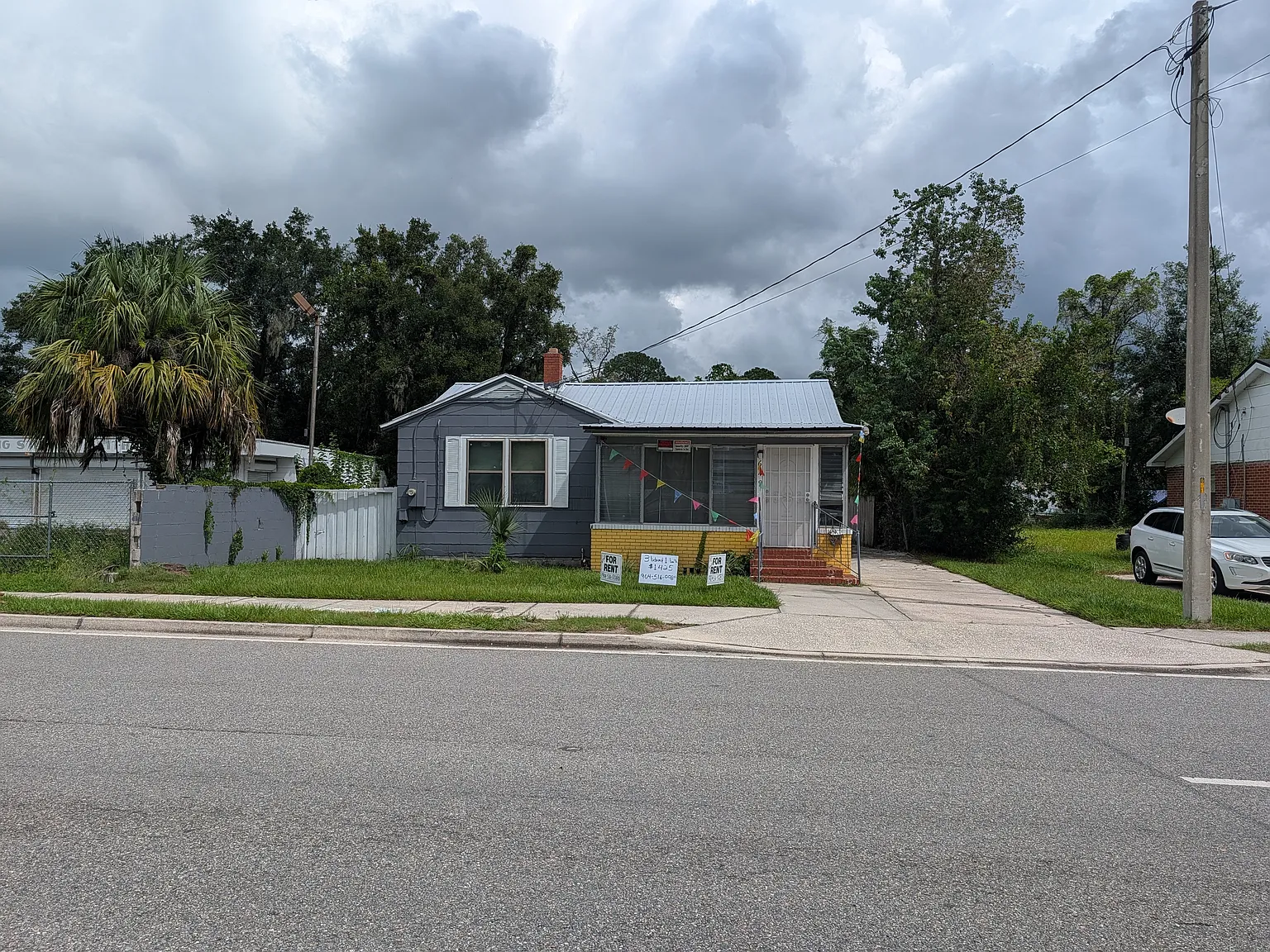 649 Golfair Blvd — Photo 1