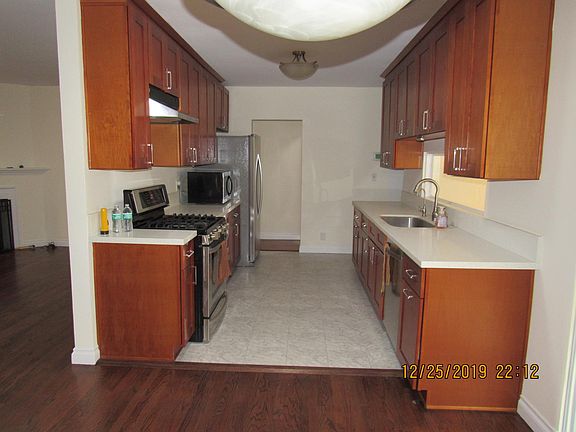 5th image of 10355 Weddington St