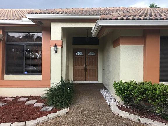5th image of 10740 NW 2nd St