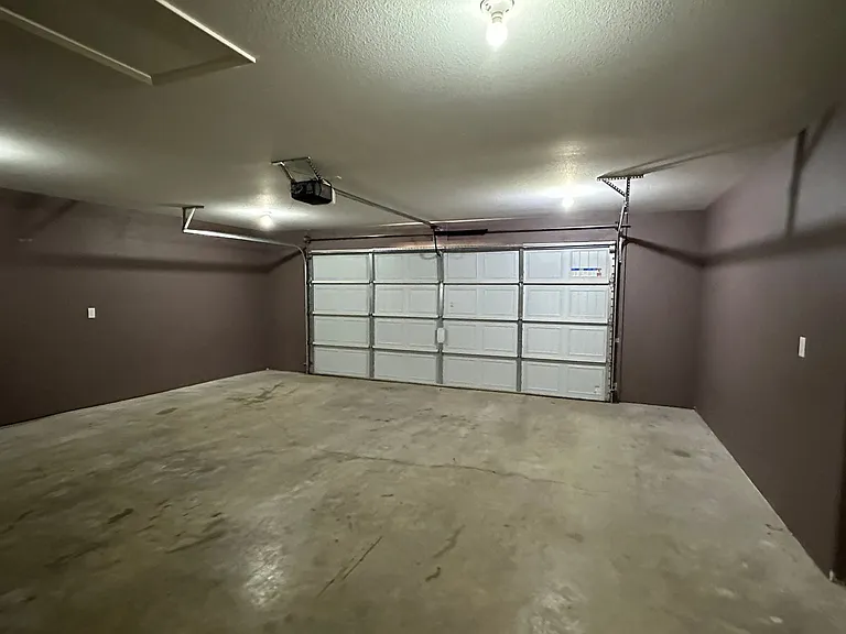 333 Lyle Curtis Cir — Photo 18