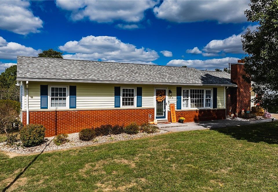 1st image of 24 Paradise Ln