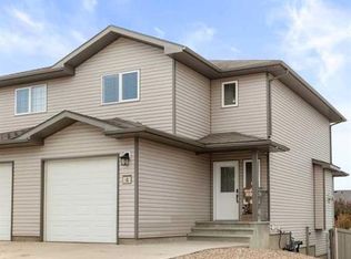 4 E Sunwood Pl SW, Medicine Hat, AB T1B4Y5