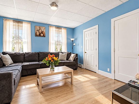 3rd image of 100 Carson Avenue