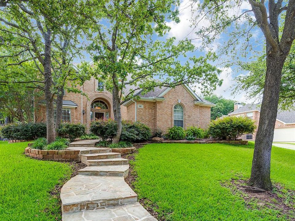 1st image of 806 Caroline Ln