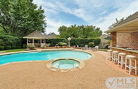 3rd image of 3411 Crossgate Cir S