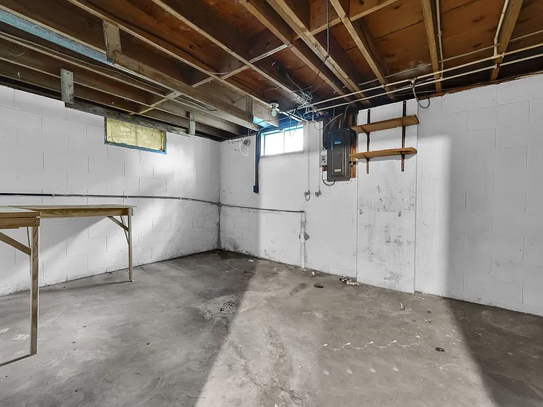 2032 Northcliff Dr — Photo 16