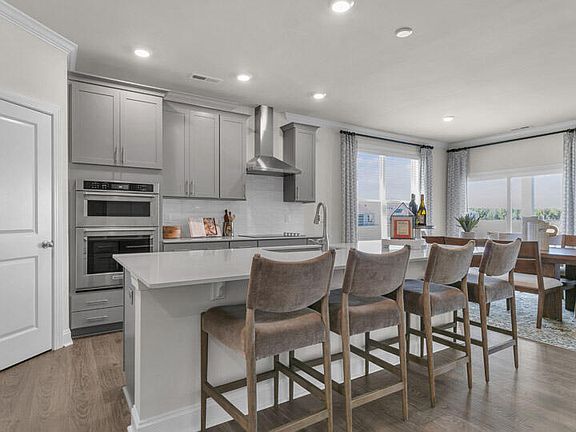 3rd image of 1017 Martin Farms Boulevard