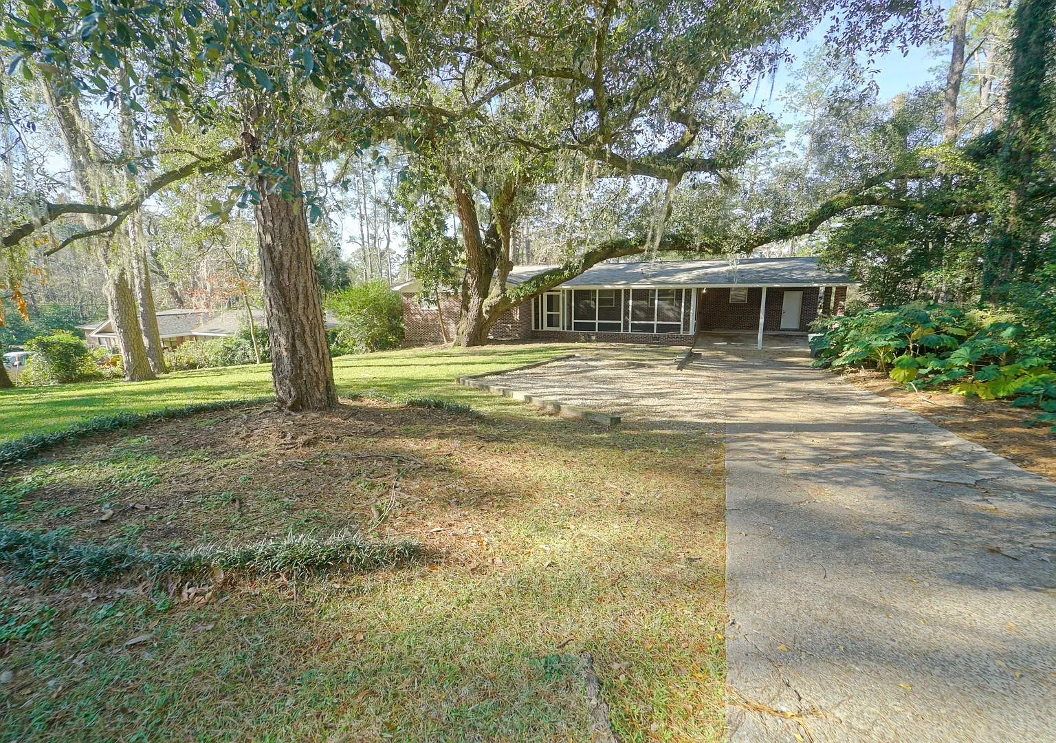 Cozy 3/2 Single Family Home — Photo 3