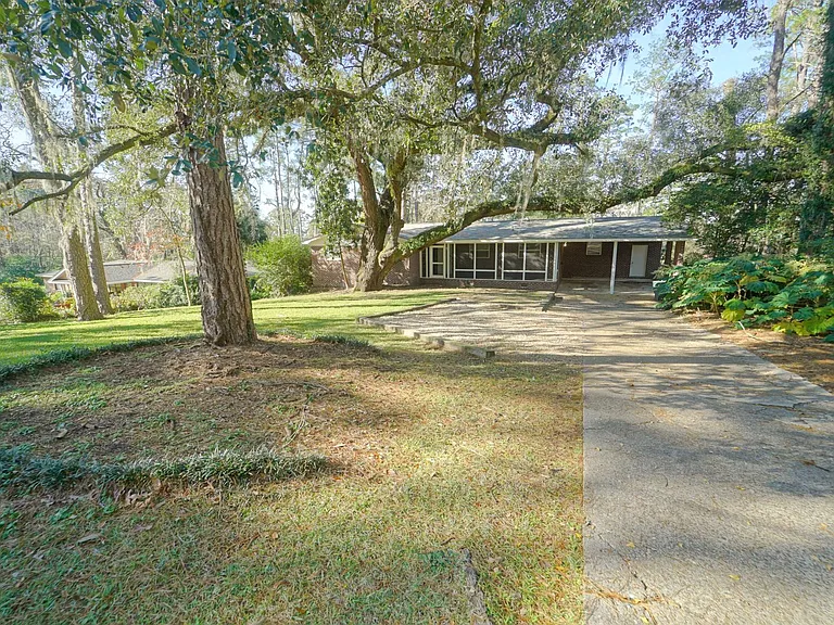 1804 Skyland Dr — Photo 3