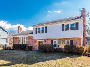 1013 Westbriar Dr NE, Vienna, VA 22180