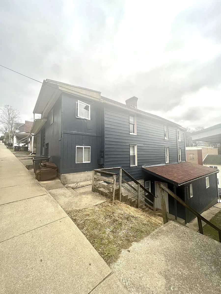 Primary Photo - 336 Stewart Street - B