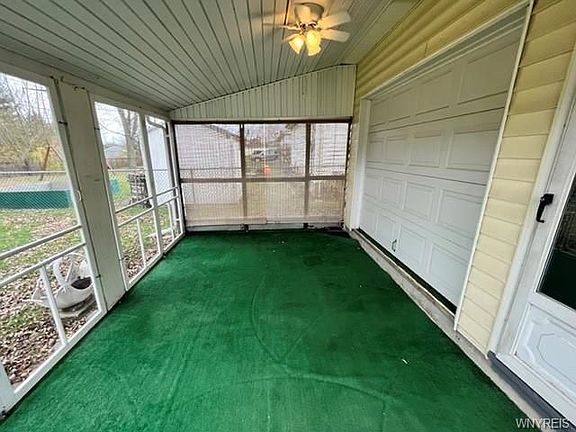 3rd image of 58 Crandon Blvd