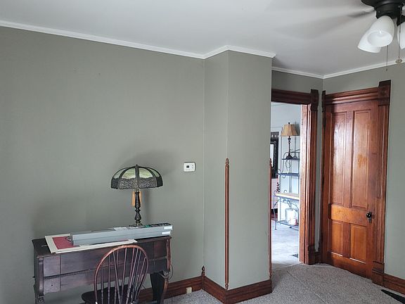5th image of 402 Boyce St